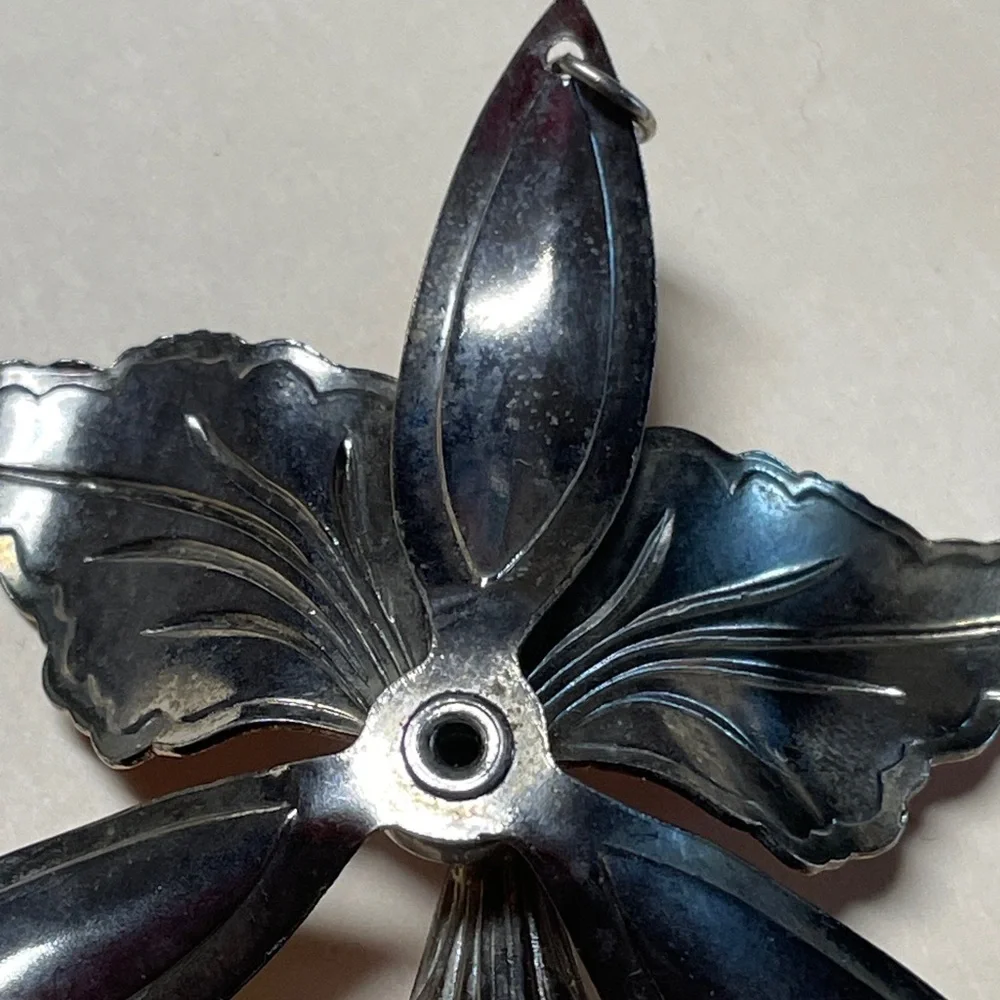 50s Lavender & Gold Orchid Pendant - Picture 6 of 6